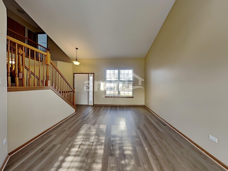 Building Photo - 1201 Darnell Dr