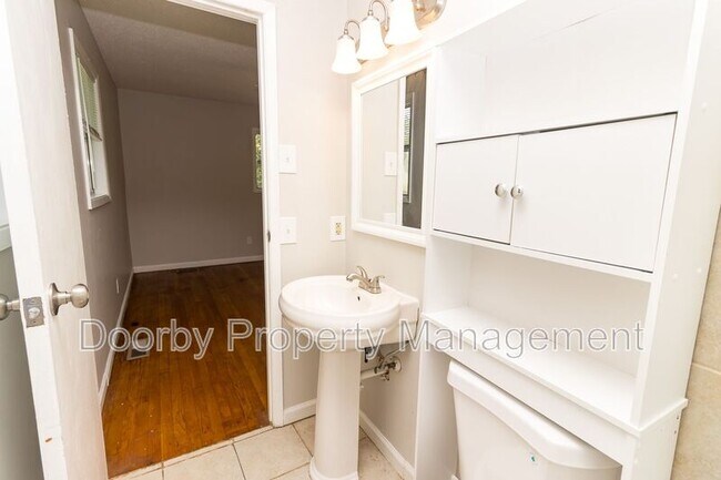 Building Photo - 7911 Hixson Pike