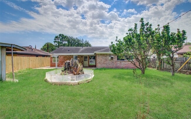 Building Photo - 7902 La Roche Ln