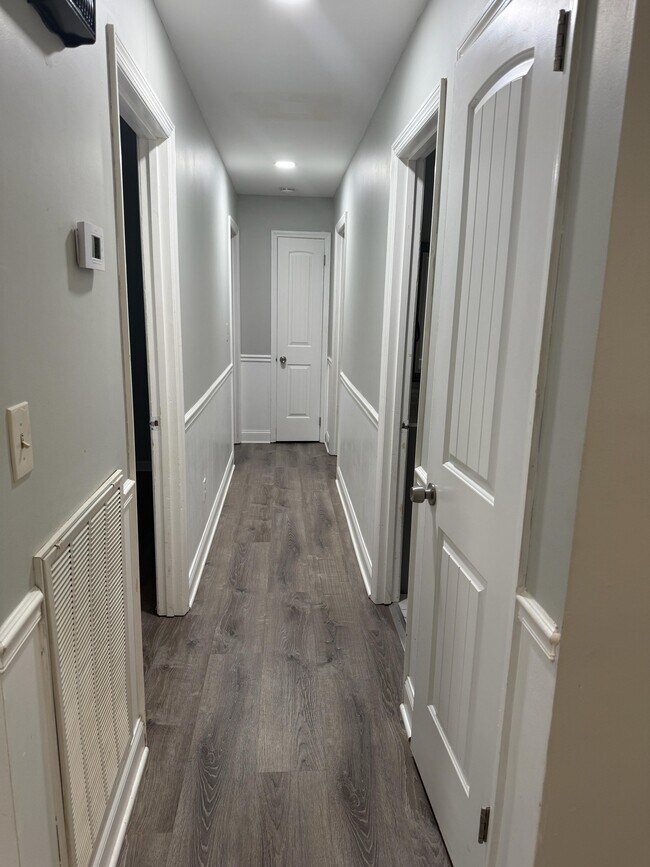 Building Photo - 8909 Quail Run Dr