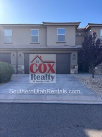 Building Photo - 3 bed / 2.5 bath / 2-car with washer/dryer...