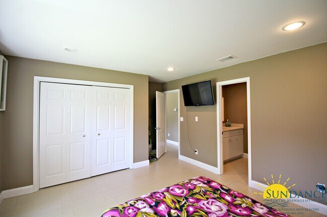 Building Photo - Great 4 Bedroom Home in Fort Walton