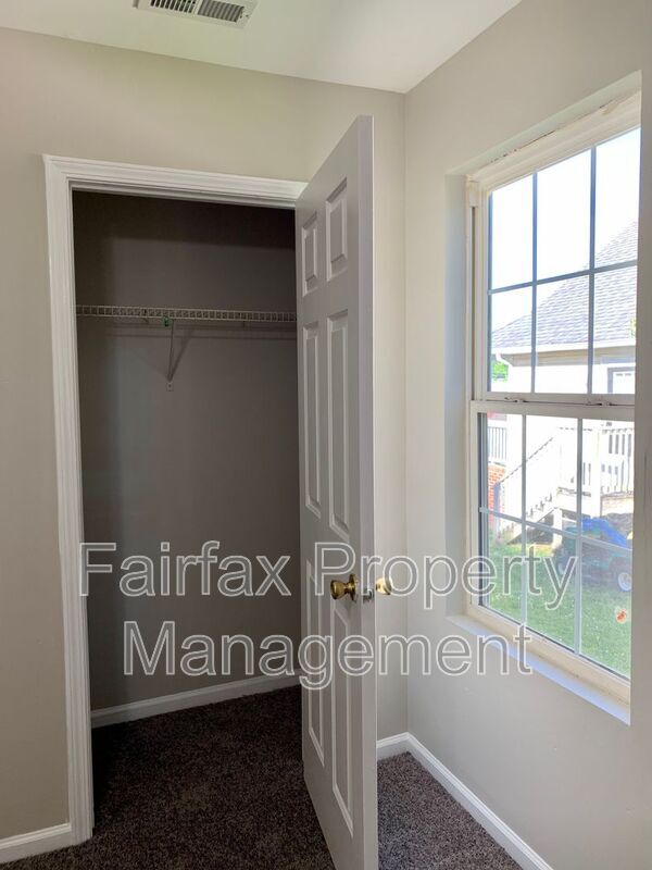 Building Photo - 1807 Fidelity Dr
