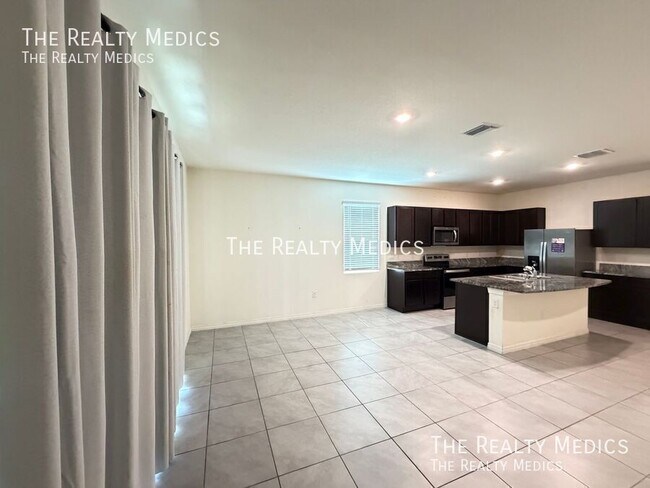 Building Photo - 5338 Dragonfly Dr