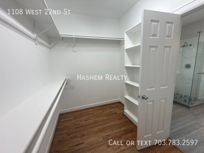 Building Photo - 1108 W 22nd St