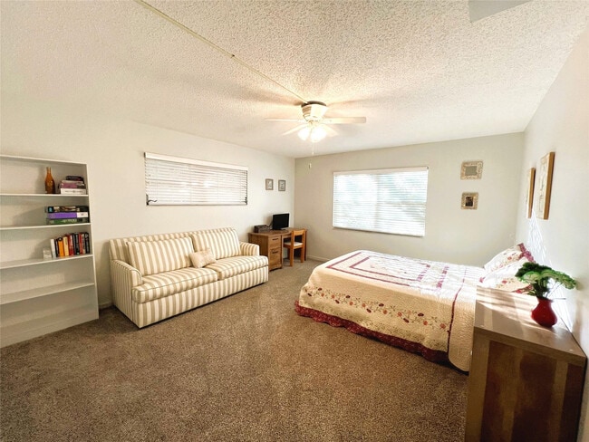 Building Photo - 2101 Lucaya Bend