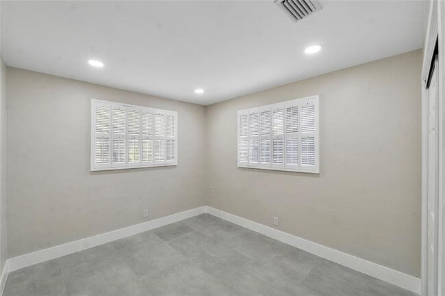 Building Photo - 828 Johnson St