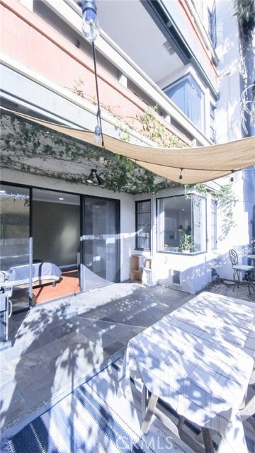 Building Photo - 2575 E 19th St