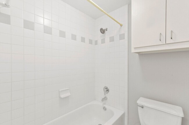 Building Photo - Stunning Rice Military Rental – Gated, Spa...