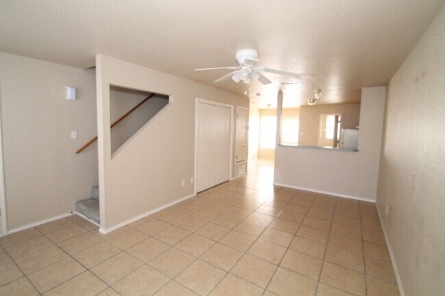 Building Photo - Convenience!