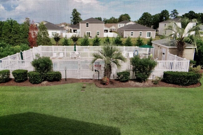 Building Photo - 2020 Cross Gate Blvd