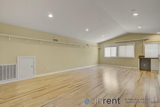 Building Photo - 11249 Figtree Terrace Rd