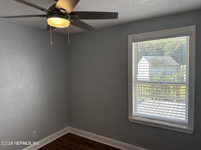 Building Photo - 6660 Oriole Ave