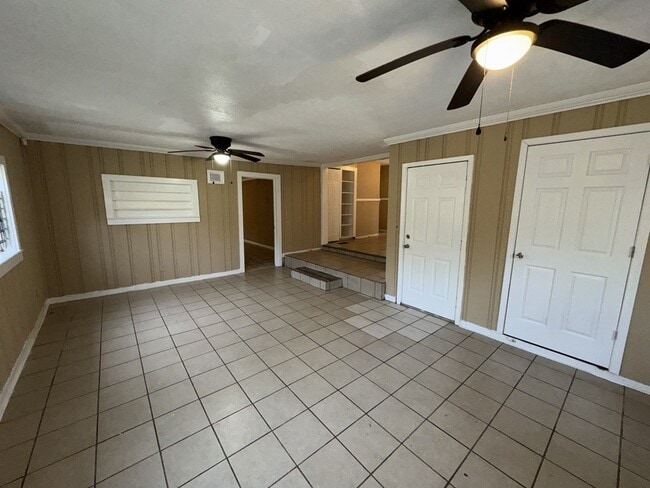 Building Photo - 2704 Shannon St