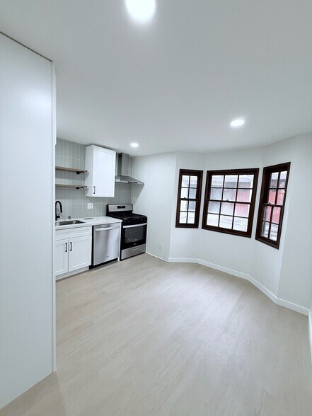 New Kitchen with Dinning - 11940 Weddington St