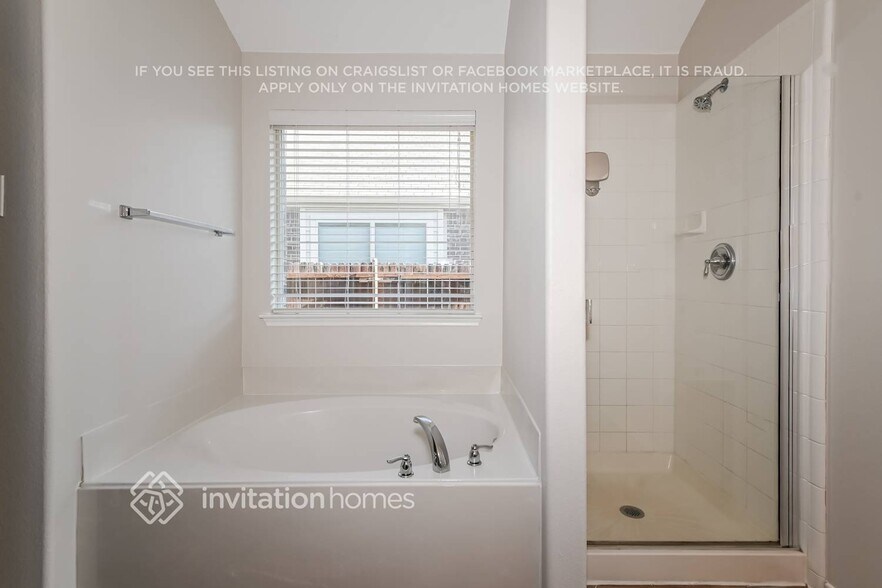Building Photo - 2025 Colorado Bend Dr