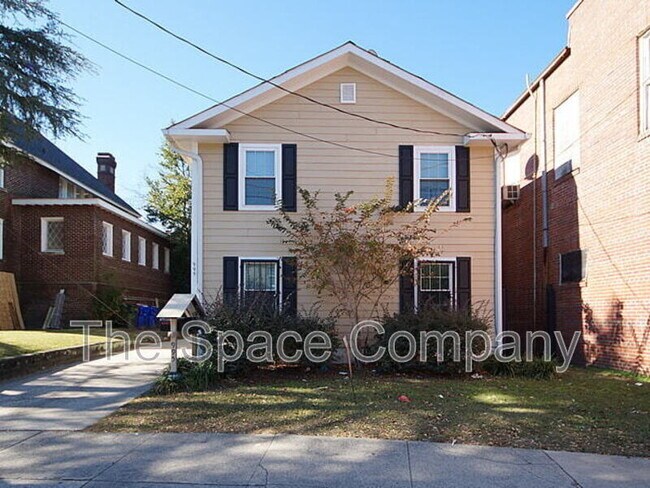 Building Photo - 995 King St