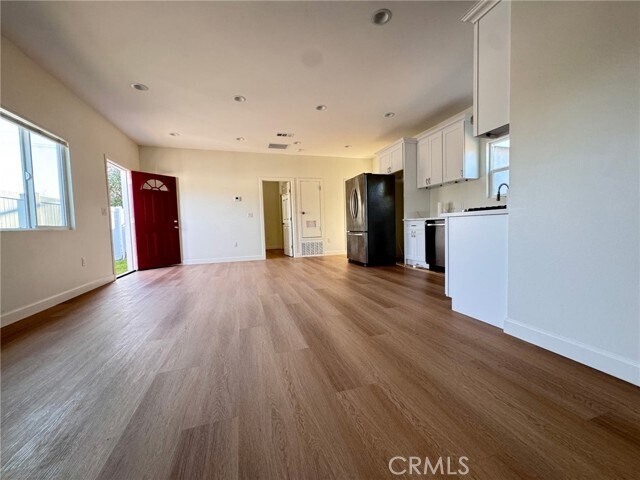 Building Photo - 6635 Vanguard Ave