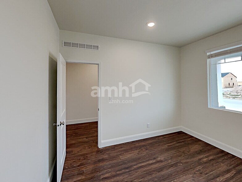 Building Photo - 2661 W 3400 S