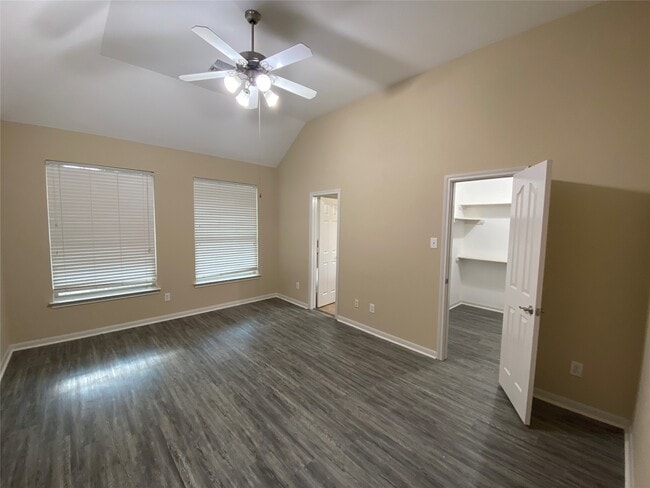 Building Photo - 4903 Summer Ridge Dr