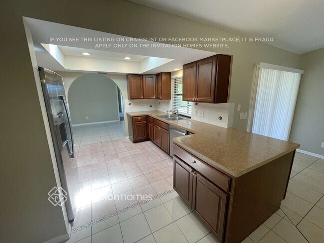 Building Photo - 1475 Paxton Terrace