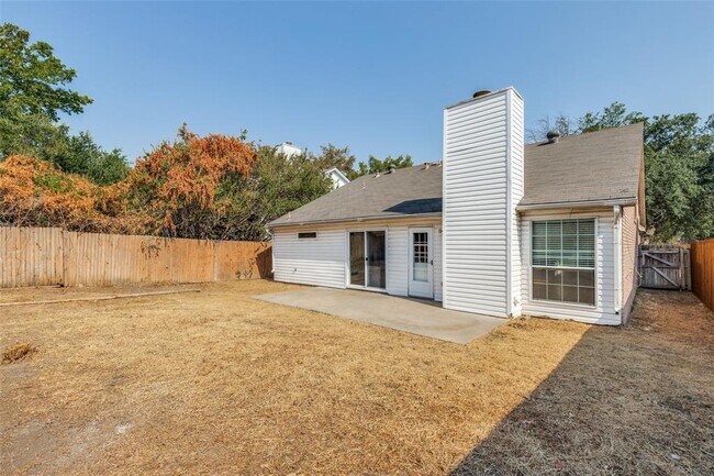 Building Photo - 4748 Bracken Dr