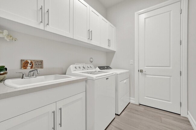 Building Photo - 138 Palma St