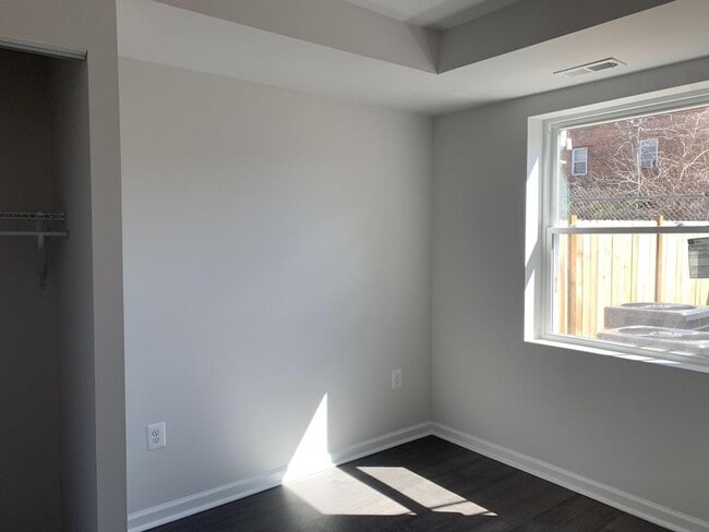 Building Photo - 1223 16th St NE