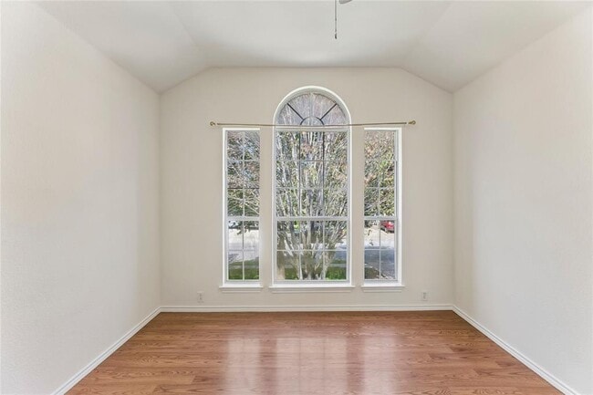 Building Photo - 2372 Paradise Ridge Dr