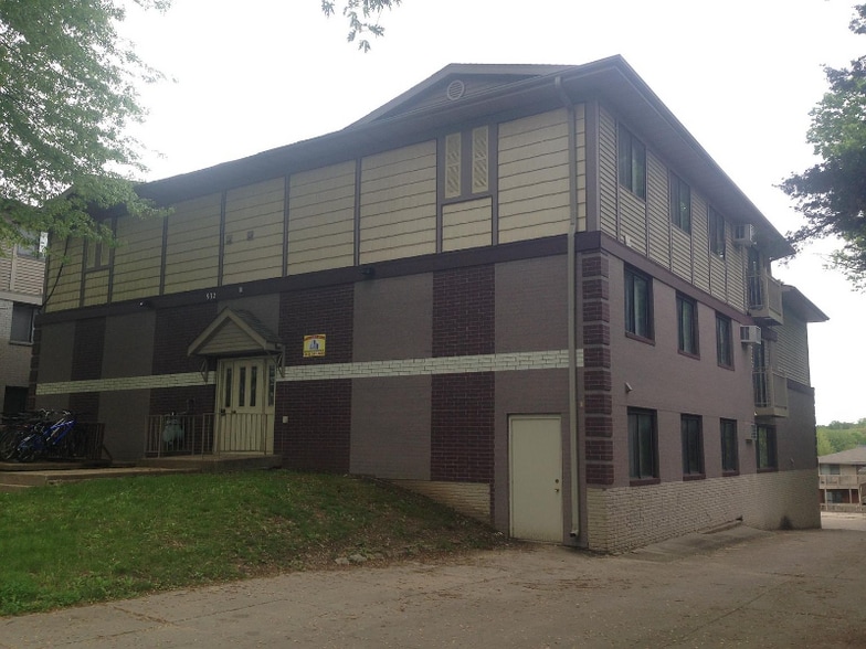 Building Photo - 932 E Washington St