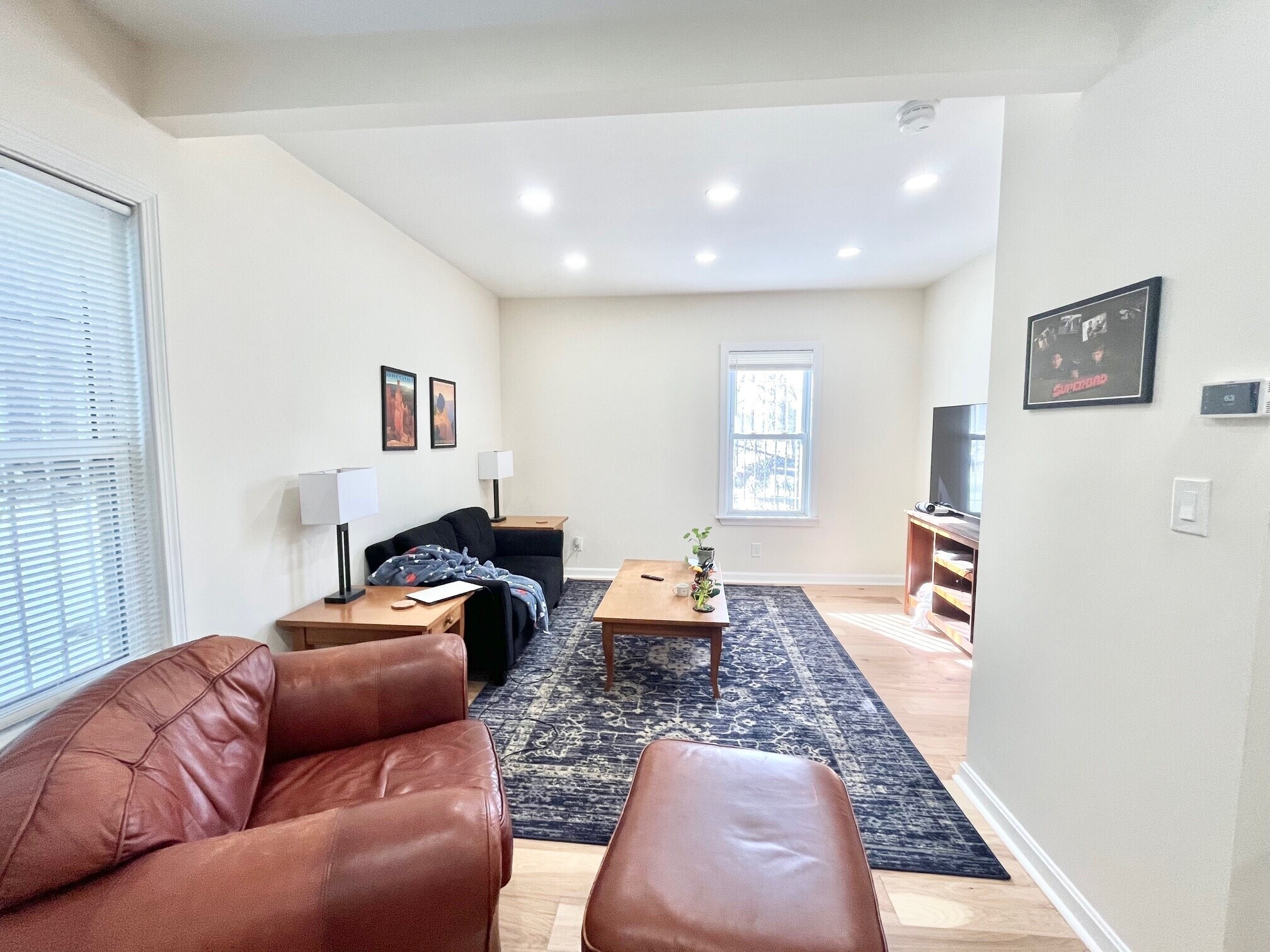 Building Photo - 162 Centre St