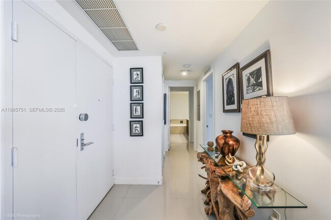 Building Photo - 488 NE 18th St