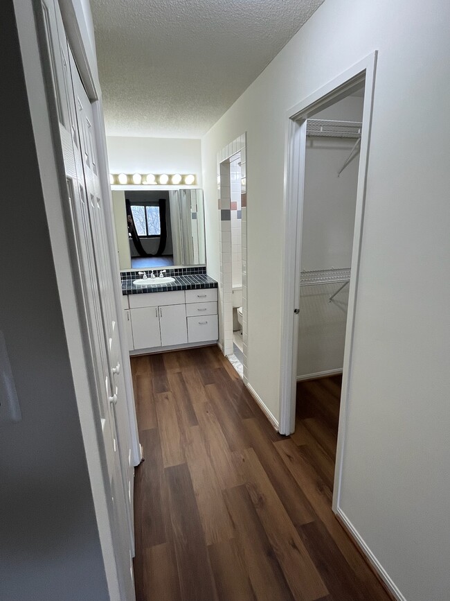 Entrance to bedroom 2 with connected bathroom - 203 Yoakum Pky