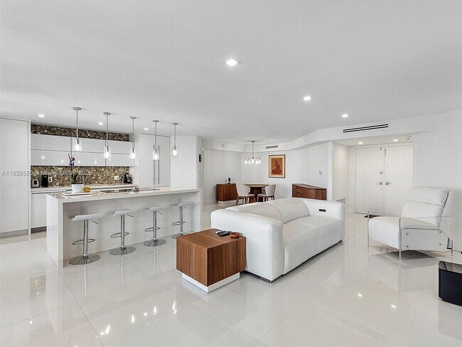 Building Photo - 550 S Ocean Blvd