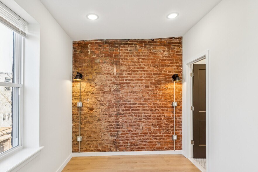 Rear bedroom - 1342 S Stanley St