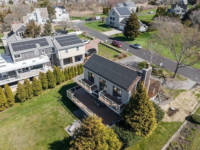Building Photo - 2 Windward Way