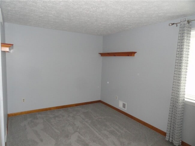 Building Photo - 206 Greenway Blvd