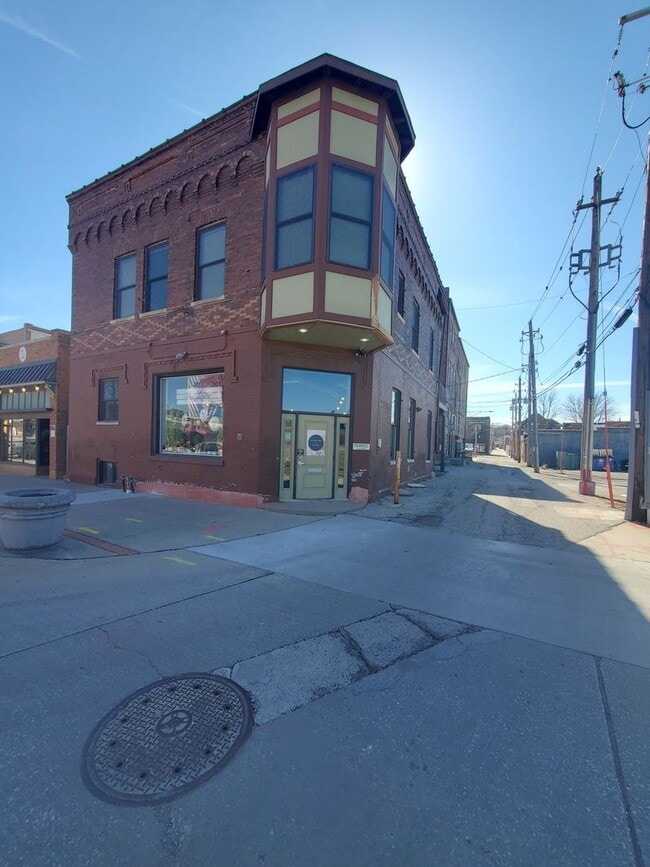 Building Photo - 415 14th St