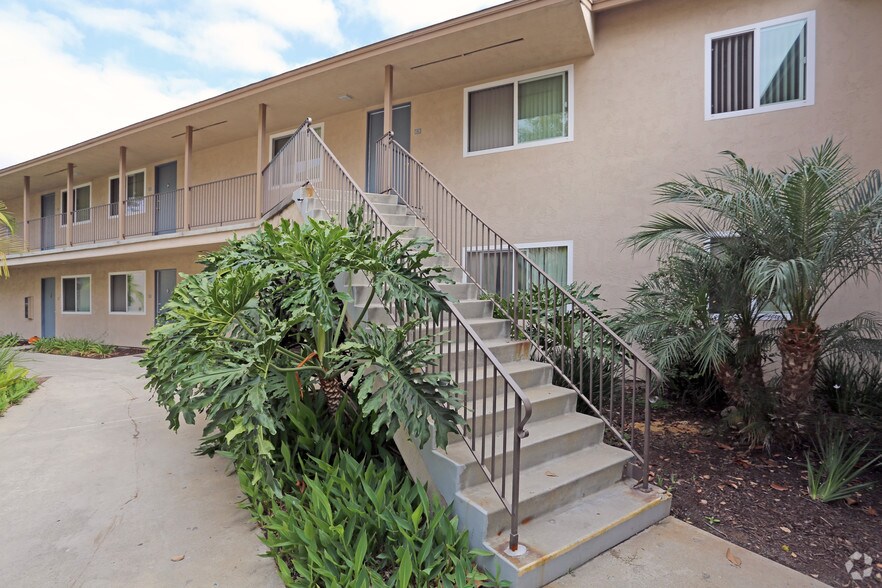 Arrive Clairemont 6363 Beadnell Way San Diego CA 92117 Apartment Finder