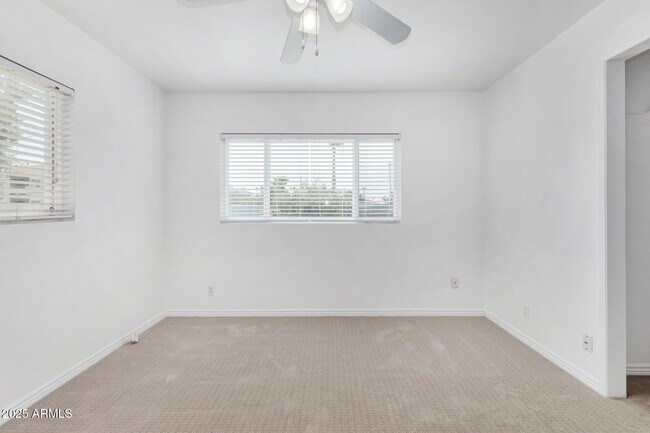 Building Photo - 3726 E Weldon Ave