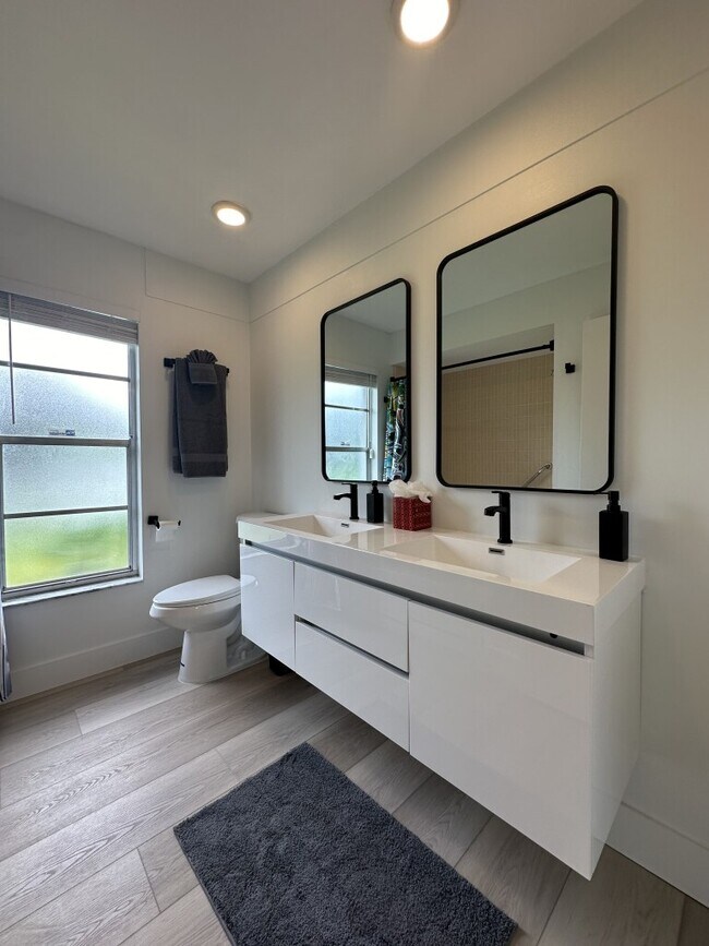 Building Photo - 2780 Landmark Dr