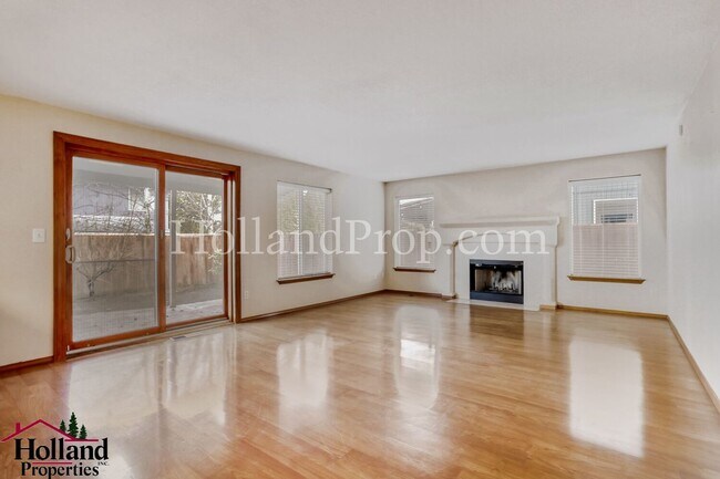 Building Photo - Beautiful 4 Bedroom Home in Excellent Beaverton Location!