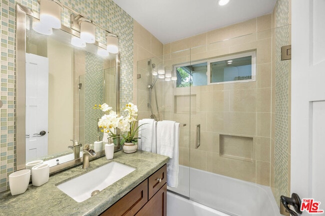 Building Photo - 1039 26th St