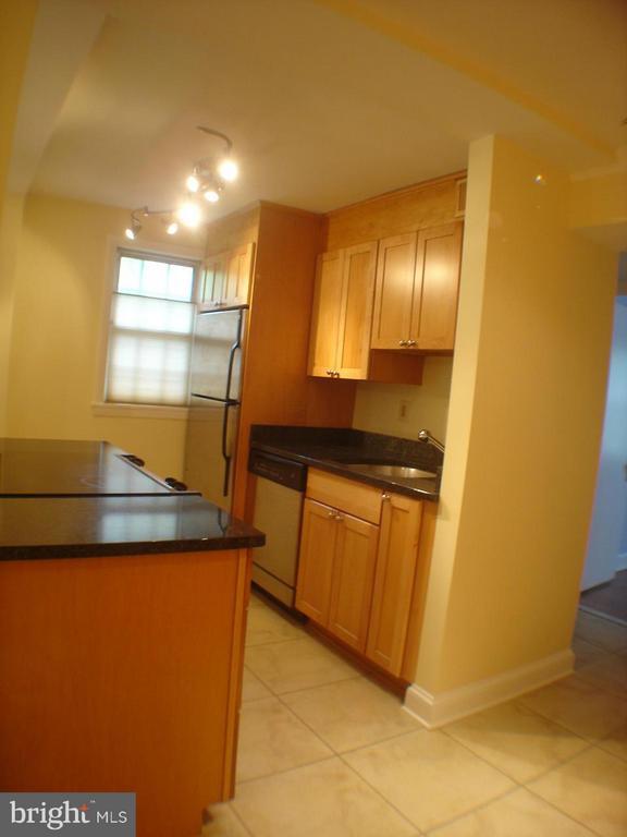 Building Photo - 806 S Arlington Mill Dr