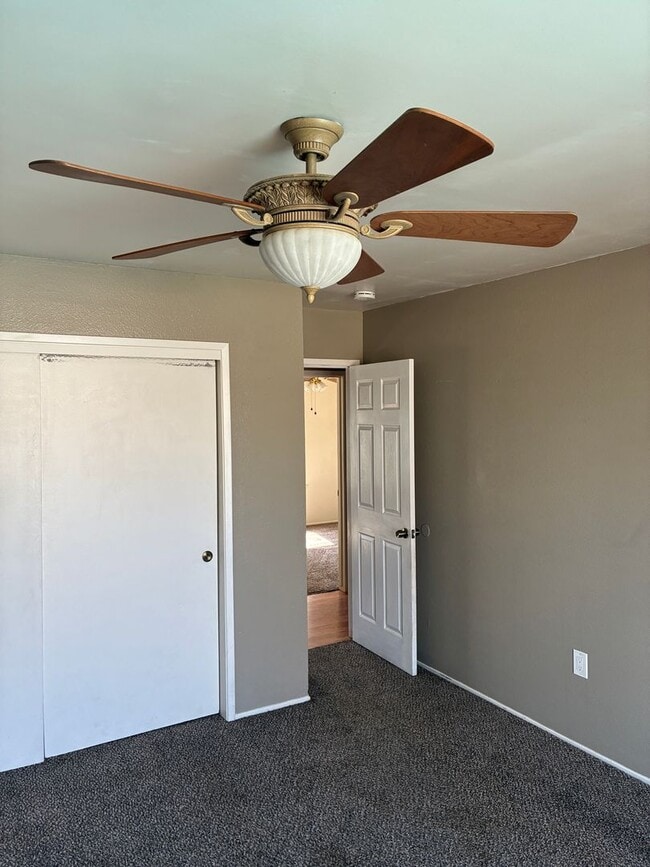 Building Photo - 3 Bedroom 2 Bath with Pool