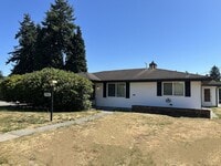 Building Photo - 2 bedroom - Retro Charmer in the Heart of ...
