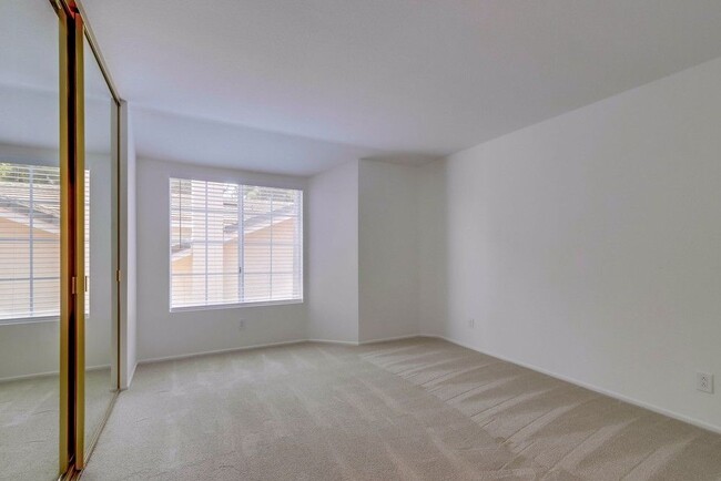 Building Photo - 26721 Sierra Vista