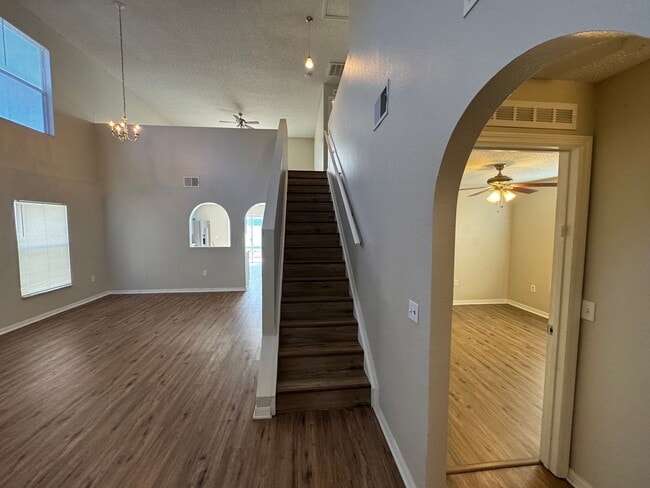 Building Photo - Spacious 4-Bedroom Home with 3 Full Baths in Whispering Trails – Pet Friendly!