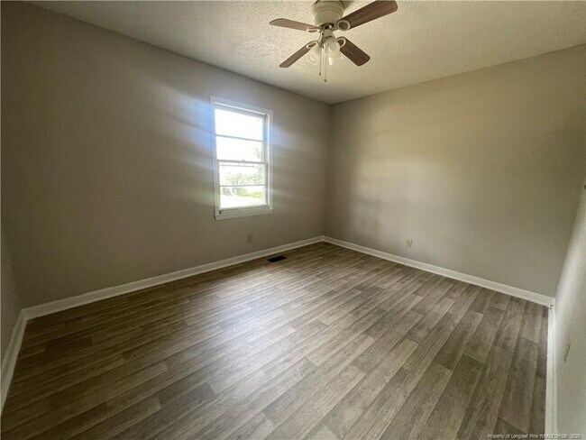 Building Photo - 323 Cadmium Ct
