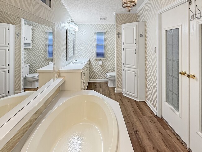 Building Photo - 6505 Christa Ct